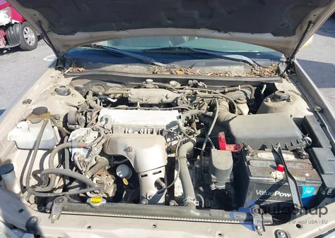 2001 Toyota Camry Le z USA, uszkodzony, nr VIN 4T1BG22K41U079287